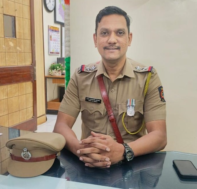 श्री. आर.एस. इनामदार